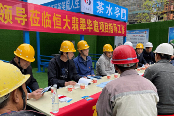  汽车上的燃气怎么充电的,天然气怎么充电？